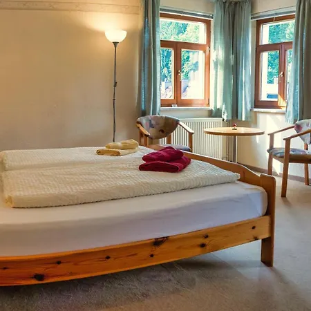 Zum Talwaechter Im Sandsteinidyll Gæstehus